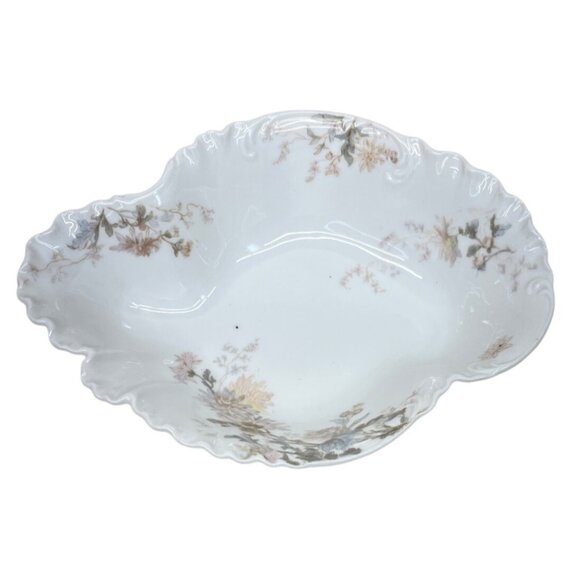 Haviland Limoges Schleiger 86 Chrysanthemum Oval Vegetable Bowl 10 1/4" - Picture 1 of 16